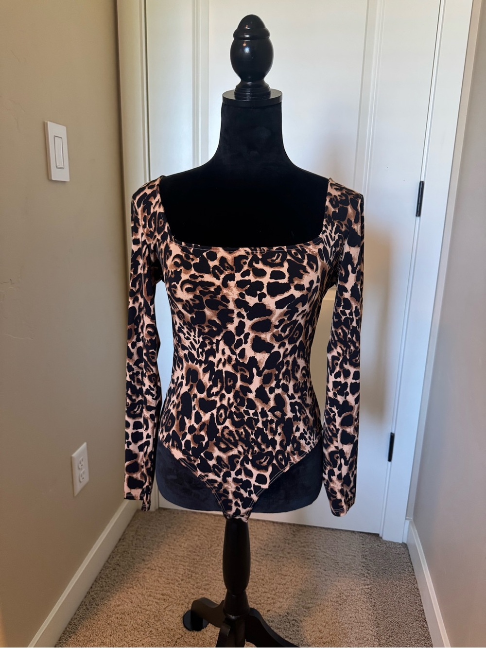 Leith Leopard Print Long-Sleeve Bodysuit - Black & Tan
